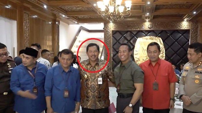 Pj Gubernur Jateng Nana Sudjana saat acara deklarasi kampanye damai bersama dua paslon Cagub dan Cawagub Jateng.(Dok. Pemprov Jateng)