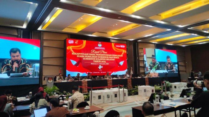 Suasana rekapitulasi perhitungan suara tingkat provinsi di Hotel Novotel, Kota Makassar, Minggu (8/12/2024).Sudirman-Fatma tampil dominan di 21 daerah Sulsel, mengungguli Danny-Azhar dengan perolehan suara yang mencolok. Ini rincian lengkap hasil Pilgub Sulsel 2024.
