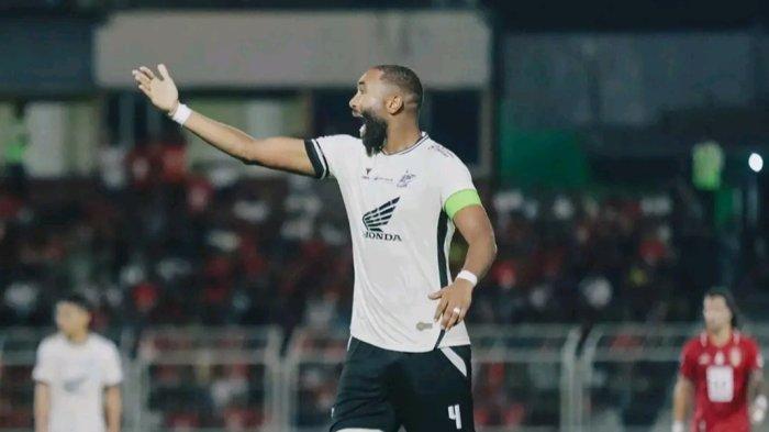 SIDANG KOMDIS - Kapten PSM Makassar, Yuran Fernandes saat melawan Malut United pada pekan 15 Liga 1 2024/2025 di Stadion Kie Raha, Ternate, Maluku Utara, Selasa (17/12/2024). Yuran Fernandes jalani sidang Komdis PSSI.