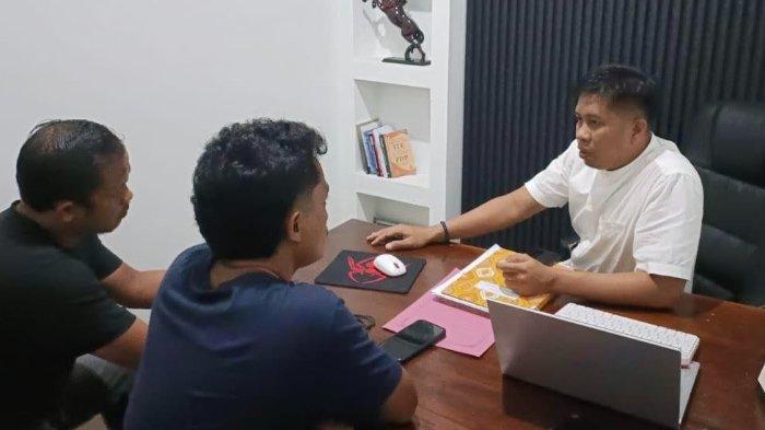 Kanit Tipidter Polres Sinjai, Ipda Sudirman, saat diwawancara soal kasus video viral di Bone. Sat Reskrim Polres Sinjai saat ini sudah menyelidiki kasus tersebut.