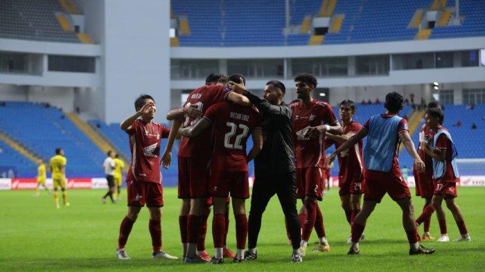Skuad PSM Makassar usai lawan Barito Putera pada pekan 16 Liga 1 2024/2025 di Stadion Batakan, Balikpapan, Kalimantan Timur, Minggu (22/12/2024). Persita Tangerang dan PSM Makassar mempersiapkan diri berbeda jelang laga pamungkas putaran pertama Liga 1 2024/2025 di Stadion Pakansari.