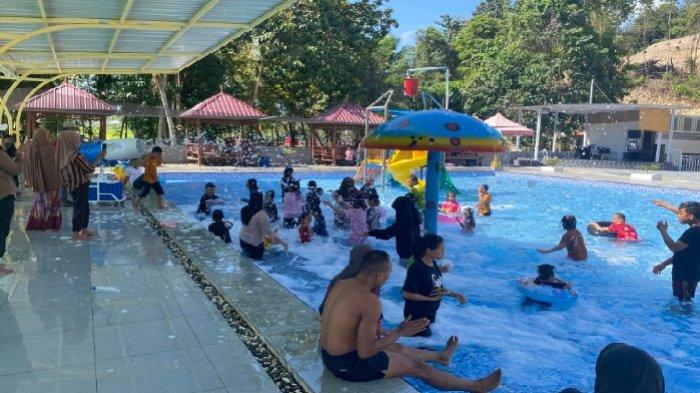 Suasana destinasi wisata air Fafaliang Waterpark di Desa Panaikang, Kecamatan Sinjai Timur, Kabupaten Sinjai, Sulawesi Selatan, Minggu (4/8/2024).