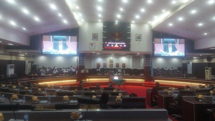 Suasana Rapat Paripurna Pengesahan Pertanggungjawaban APBD Pemprov Sulsel Tahun Anggaran 2023 di ruang paripurna DPRD Sulsel, Jl Urip Sumoharjo Makassar, Rabu (10/7/2024) siang.
