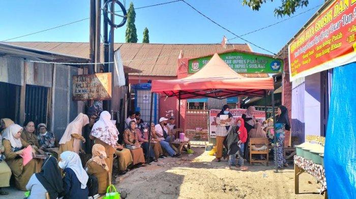 Suasana depan SD Inpres Pajjaiang, Kecamatan Biringkanaya, Sulawesi Selatan, Senin (22/7/2024). Guru dan murid tak bisa masuk ke sekolah karena disegel ahli waris.
