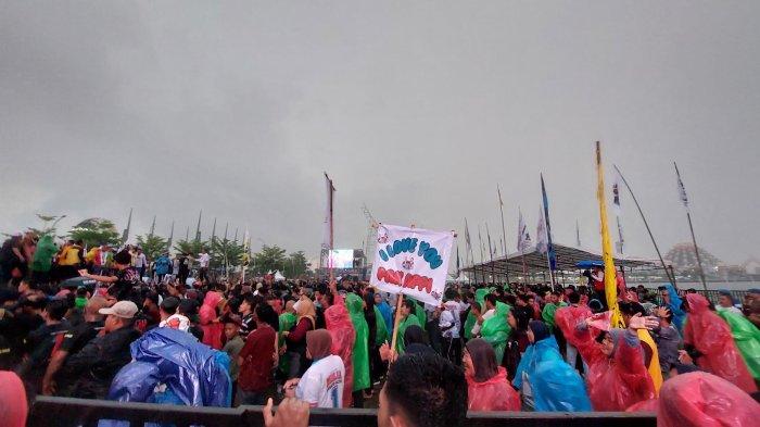 Suasana kampanye akbar pasangan Munafri Arifuddin-Aliyah Mustika Ilham di MNEK CPI Makassar, Rabu (20/11/2024) sore.