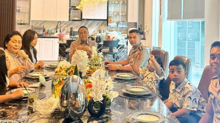Komjen Purn Syafruddin Kambo dan keluarga saat liburan akhir tahun 2024 lalu.