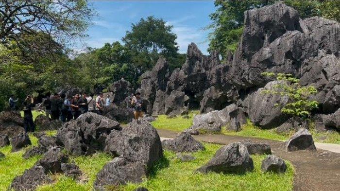 Taman Arkeologi Leang-Leang, Kecamatan Bantimurung, Kabupaten Maros, Sulawesi Selatan.
