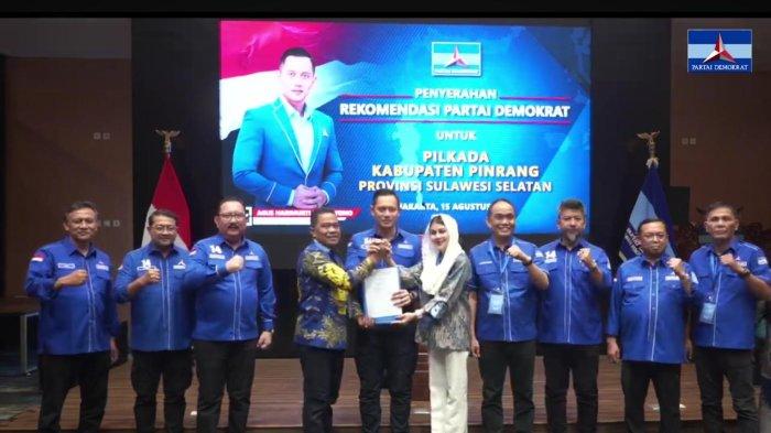 Ketua Umum DPP Demokrat Agus Harimurti Yudhoyono (AHY) menyerahkan surat rekomendasi model B1-KWK untuk Usman Marham-Andi Hastri Wello di Kantor DPP Demokrat, Jakarta, Kamis (15/8/2024).