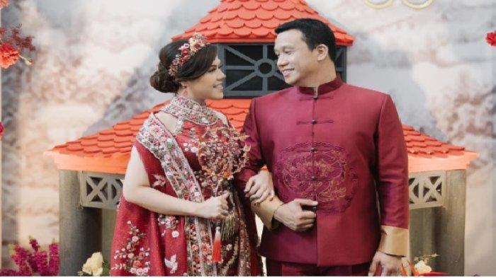 Tina Toon jalani prosesi sangjit, ritual pertunangan dalam tradisi Tionghoa-Indonesia.