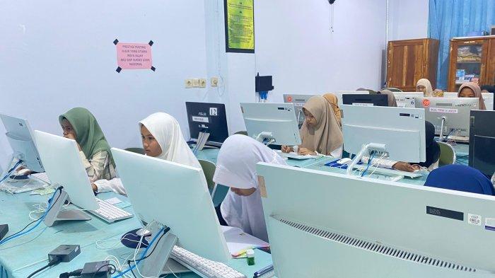 Pondok Pesantren Puteri Ummul Mukminin 'Aisyiyah Wilayah Sulawesi Selatan menggelar tes masuk Penerimaan Peserta Didik Baru