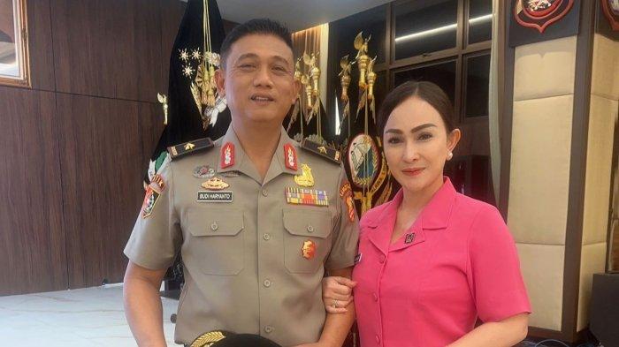 Waketbidkermadianmas STIK Lemdiklat Polri Brigjen Pol Budi Haryanto dan istri Erica Budhi Haryanto.