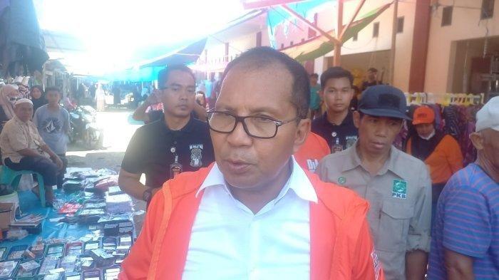 Wali Kota Makassar Danny Pomanto mengancam Lurah yang terlibat politik praktis.