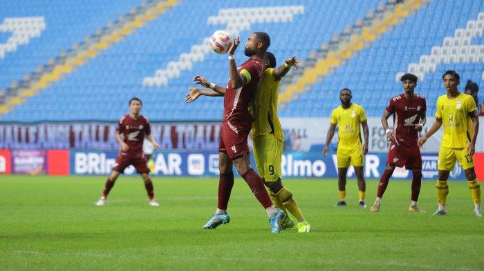 YURAN DISANKSI – Kapten PSM Makassar, Yuran Fernandes saat melawan Barito Putera pada pekan pekan 16 Liga 1 2024/2025 di Stadion Batakan, Balikpapan, Kalimantan Timur, Minggu (22/12/2024). Yuran Fernandes absen perkuat PSM Makassar melawan Barito Putera ketika bersua pada pekan 33 Liga 1 di Stadion Demang Lehman, Martapura, Kalimantan Selatan, Sabtu (17/5/2025).