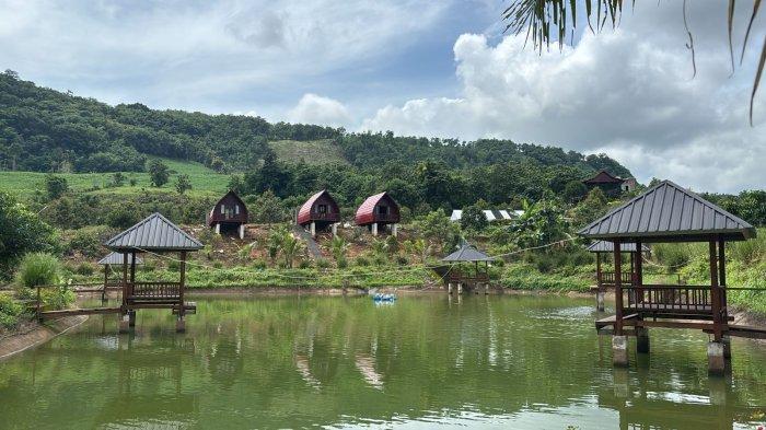 ZIDAN GARDEN - Zidan Garden, salah satu tempat wisata di Kabupaten Gowa, Sulsel, menawarkan wisata alam dengan area pemancingan, kebun, karaoke, hingga villa