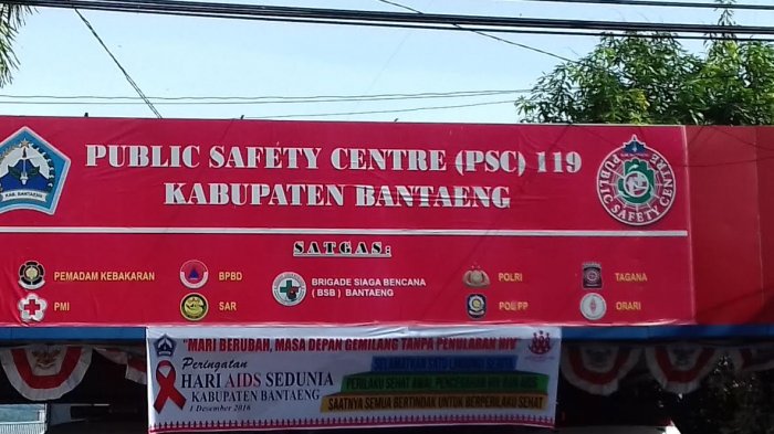 Spanduk Peringatan Hari AIDS Sedunia Bertebaran di Kota Bantaeng ...