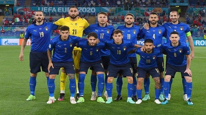 Skuad timnas Italia kala berlaga melawan timnas Swiss. Di babak 8 besar Italia jumpa Belgia