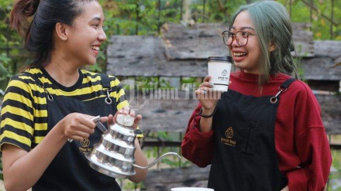 FOTO: Barista Cantik Coaching Clinic Kopi di Kedai Pasar Kopi - Tribun