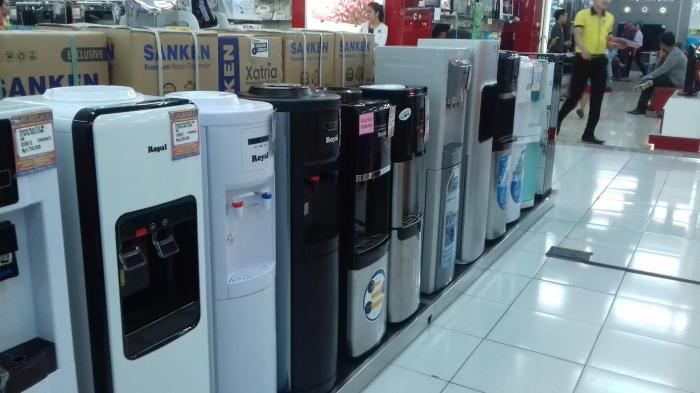 Beli Dispenser Royal di Alaska Makassar Gratis Aqua Galon - Tribun