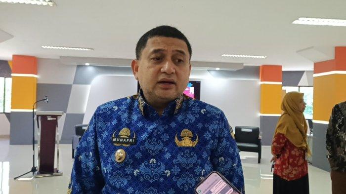 SELEKSI PEJABAT - Wali Kota Makassar Munafri Arifuddin diwawancara di P2SKM LAN Makassar RI, Jl Raya Baruga Antang, Kamis (17/4/2025).  Munafri menyampaikan akan segera melaksanakan Jobfit untuk pejabat eselon II Pemkot Makassar