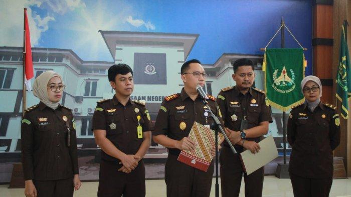 Jumpa pers Kepala Kejari Sinjai, Zulkarnaen di kantor setempat Rabu (1/11/2023).