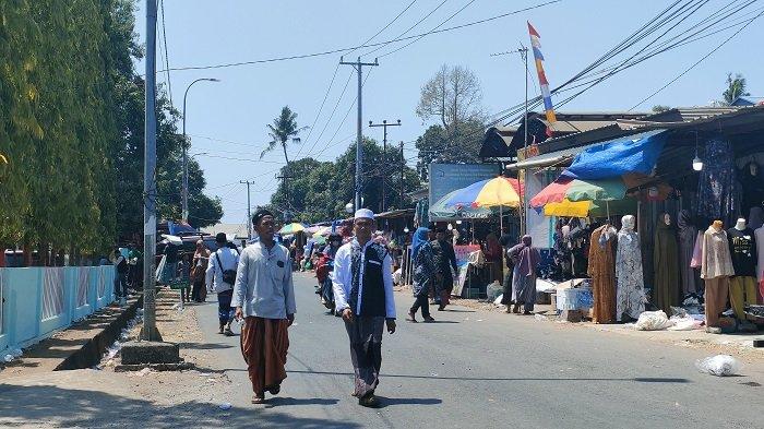 Ribuan jamaah Tarekat Khalwatiyah Samman mulai berdatangan di Dusun Pattene, Desa Temmapaduae, Kecamatan Marusu, Kabupaten Maros.
 