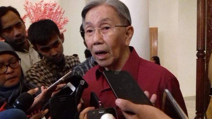 Kwik Kian Gie, mantan Menteri Kordinator Perekonomian Era Presiden Abdurahman Wahid, Kwik Gian Gie di Balai Kota, pada Senin sore (13/11/2017).