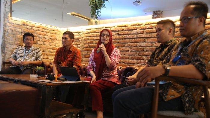 Regional Head 4 Pelindo, Enriany Muis, memaparkan kinerja   di wilayah kerjanya pasca dua tahun merger saat Coffee Morning Jumat (1/9/2023)