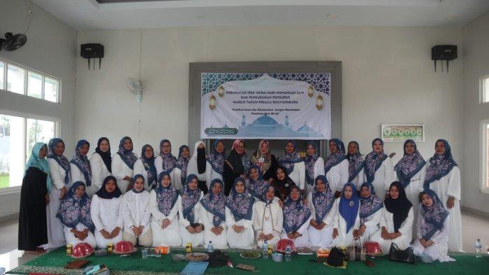 BMKT Barombong dan pengurus MT Riballa Bhayangkara di Masjid Syekh Abdul Latif, Perumahan Riballa Bhayangkara, Desa Kanjilo, Kecamatan Barombong, Kabupaten Gowa, Sulawesi Selatan (Sulsel), Kamis (8/2/2024). 