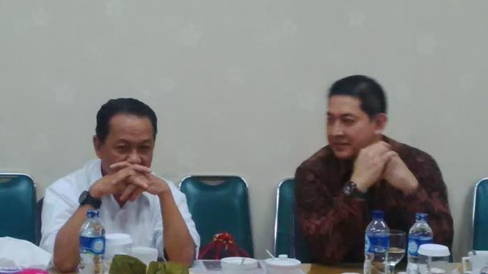Presiden Direktur PT Multi Niaga Nusantara Ventura, Mubyl Handaling, hadir dalam diskusi Tren Hunian Jangkung di kantor Tribun Timur Jl Cendrawasih Makassar, Senin (25/8/2014).