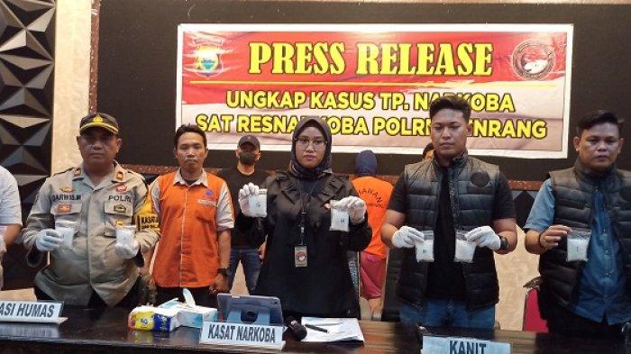 Satnarkoba Polres Pinrang saat press release pengungkapan narkoba, Selasa (17/9/2024). 
