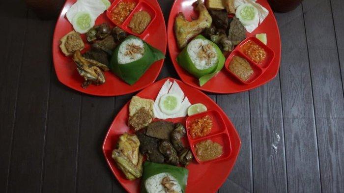 Ilustrasi nasi uduk dengan empal goreng.