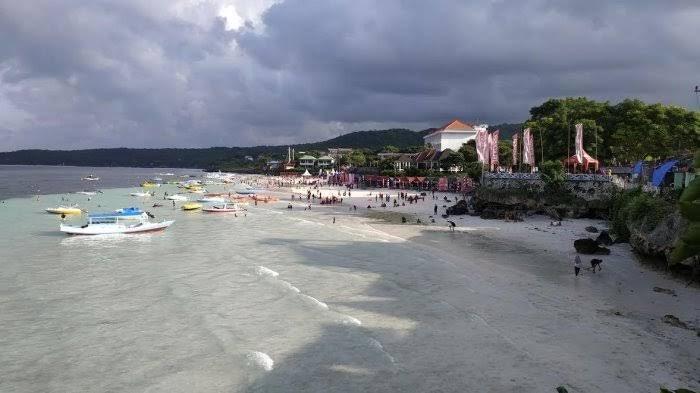 Suasana Pantai Tanjung Bira, di Kecamatan Bontobahari, Kabupaten Bulukumba, Sulawesi Selatan (Sulsel).