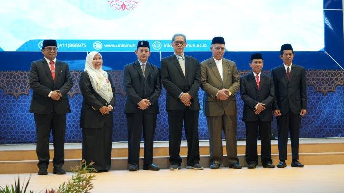 PELANTIKAN WAKIL REKTOR - Universitas Muhammadiyah (Unismuh) Makassar resmi melantik empat wakil rektor untuk masa jabatan 2024–2028. Pelantikan ini digelar pada Selasa, (8/4/2025), di Balai Sidang Muktamar Unismuh.