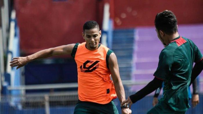 Tavares Ingatkan Pemain PSM Hindari Ruang untuk Nermin Haljeta