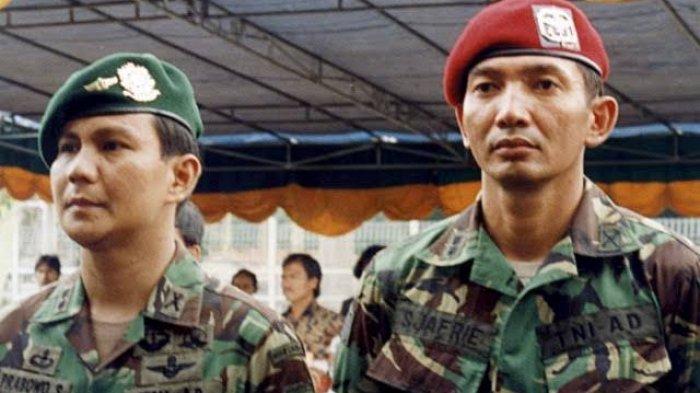 Prabowo Subianto dan Sjafrie Sjamsoeddin semasa menjadi prajurit TNI AD.