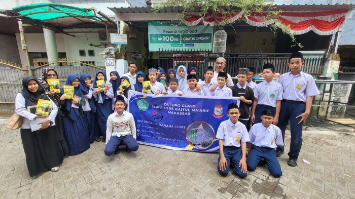 proses pengajaran P5 yang dilakukan di SMPIT Plus Baitul Maarif Makassar mengunjungi Rumah Produksi Kripik Pisang IKM Magfira Banana Chips