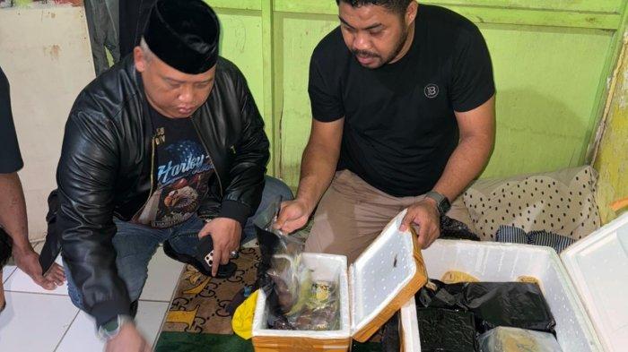 Proses pengamanan 30 kg sabu-sabu oleh Polres Barru di Pelabuhan Awerange pada Rabu, (24/4/2024). 