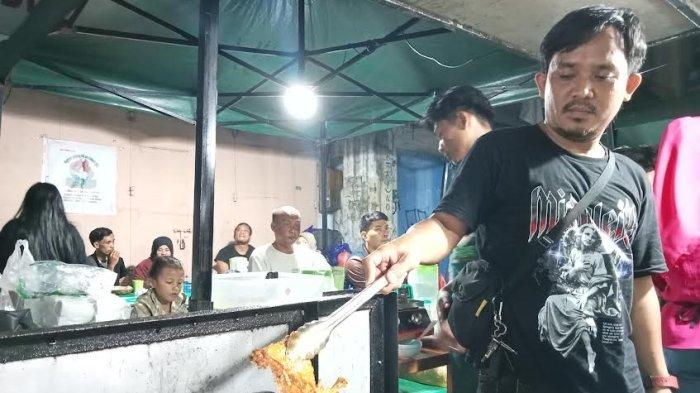 Erwin / Bang Coe saat di warung