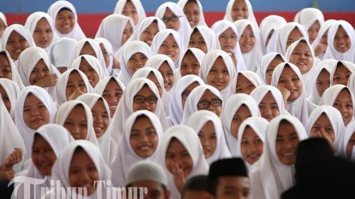 FOTO-FOTO: Dzikir dan Doa Bersama MTsN Model Makassar Jelang UN