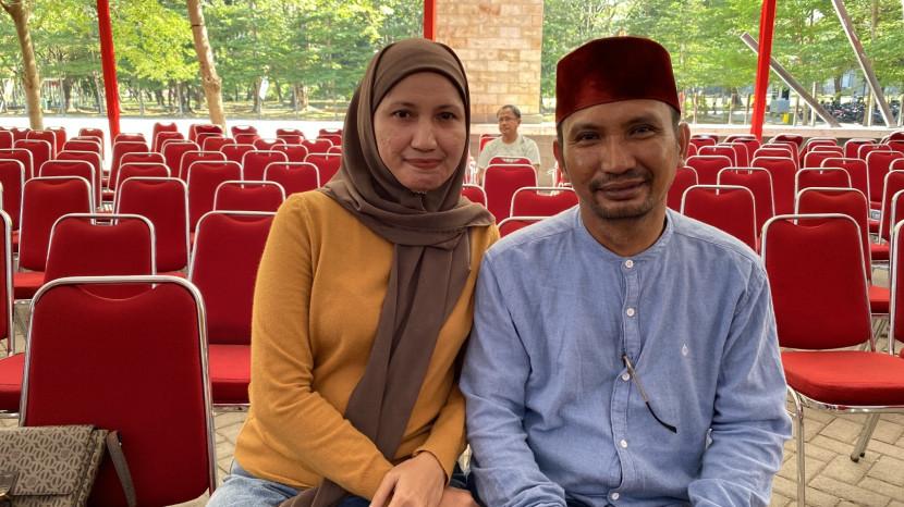 Kasih Orangtua Sepanjang Masa, dari Muna ke Unhas Kawal Anak Jadi Dokter Gigi