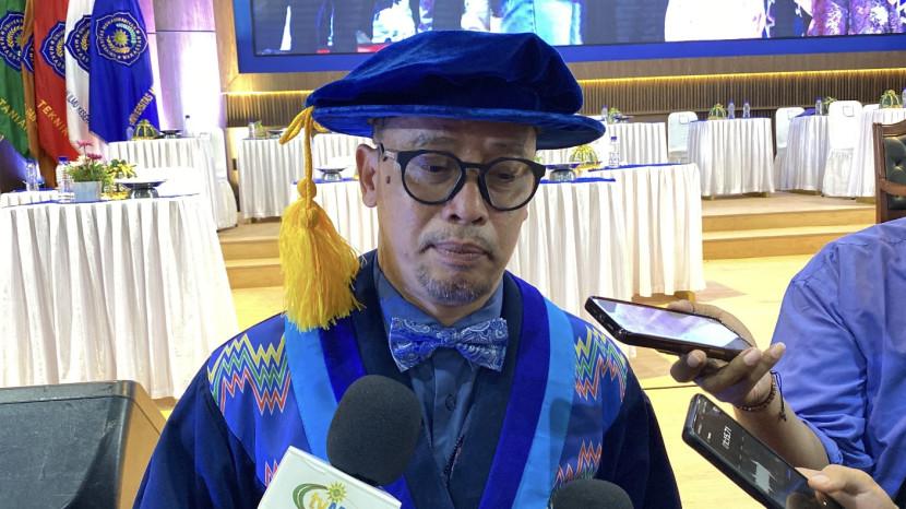 Profil Erwin Akib Profesor Baru Unismuh Makassar Bidang Pendidikan Bahasa Inggris