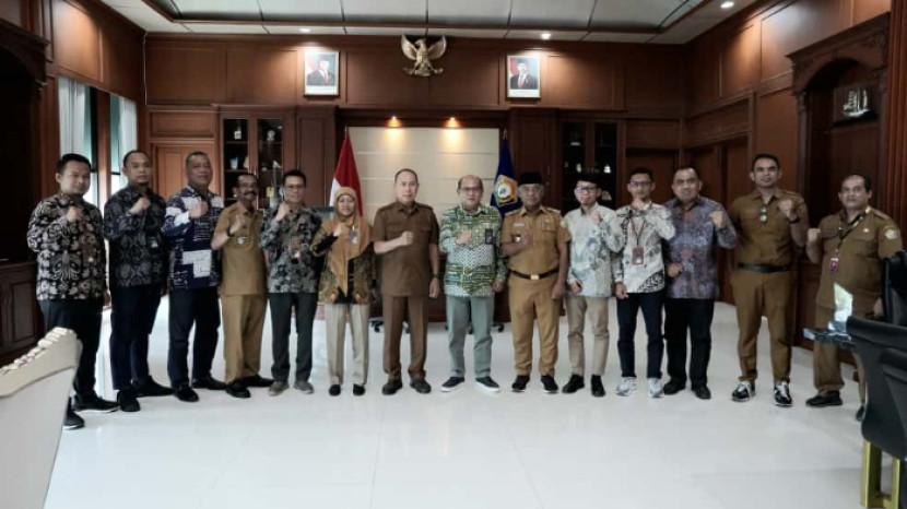 GM PLN UIP Sulawesi dan Gubernur Sultra Bahas Sinergi Pembangunan Infrastruktur Ketenagalistrikan