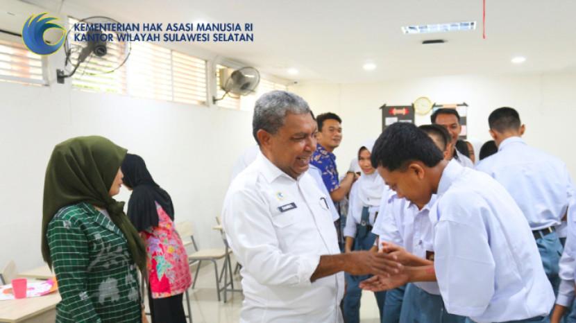 Dorong Pemerataan Akses Pendidikan,  Kakanwil Kemenham Sulsel Tinjau SRMA 39 Makassar