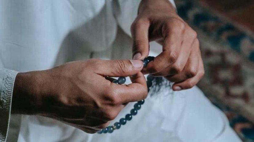 Dzikir dan Doa Usai Salat 5 Waktu: Arab, Latin, dan Artinya