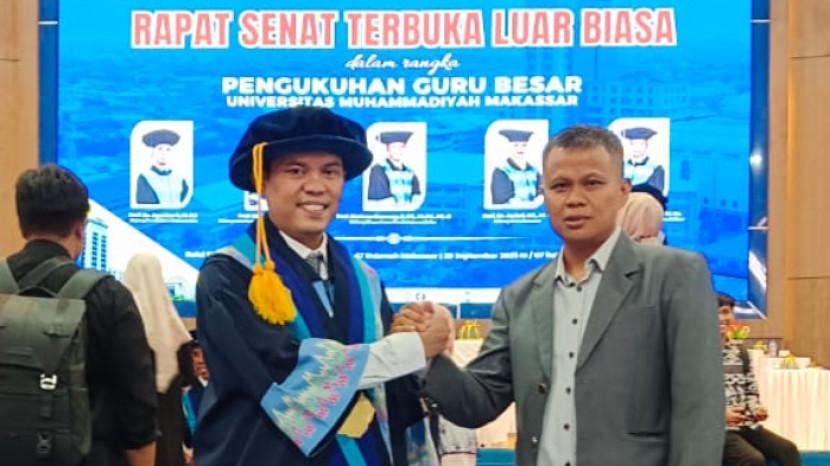 Raih Gelar Guru Besar, Putra Enrekang Hartono Bancong Jadi Profesor Termuda di Unismuh Makassar