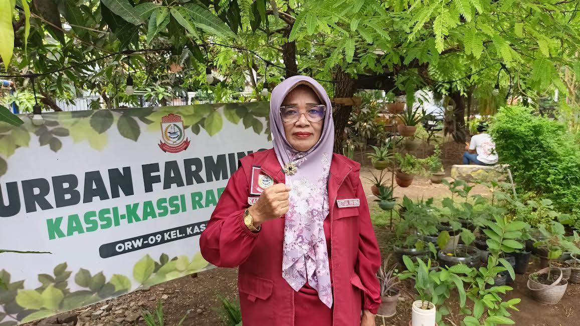 Aksi Pagi Ketua RW Kassi-Kassi, Mulai Hari dengan Sekop