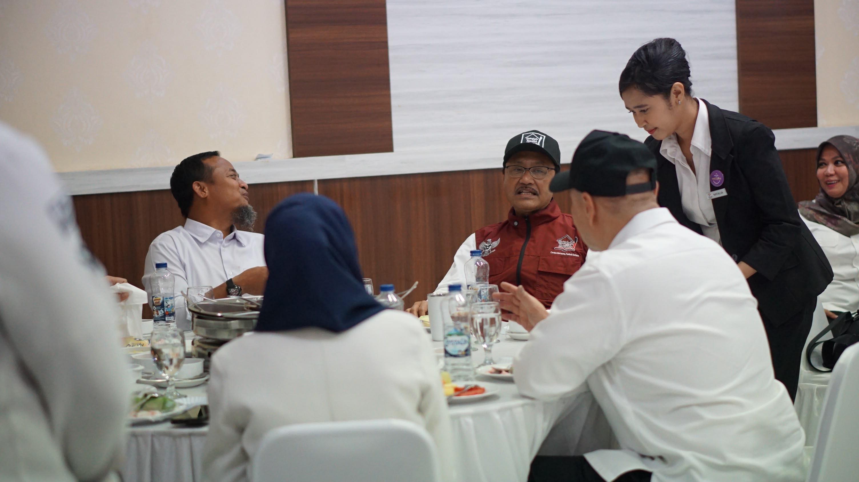 Aksi Haru Hotel Dalton Makassar di Ultah Sekolah Rakyat Sudiang