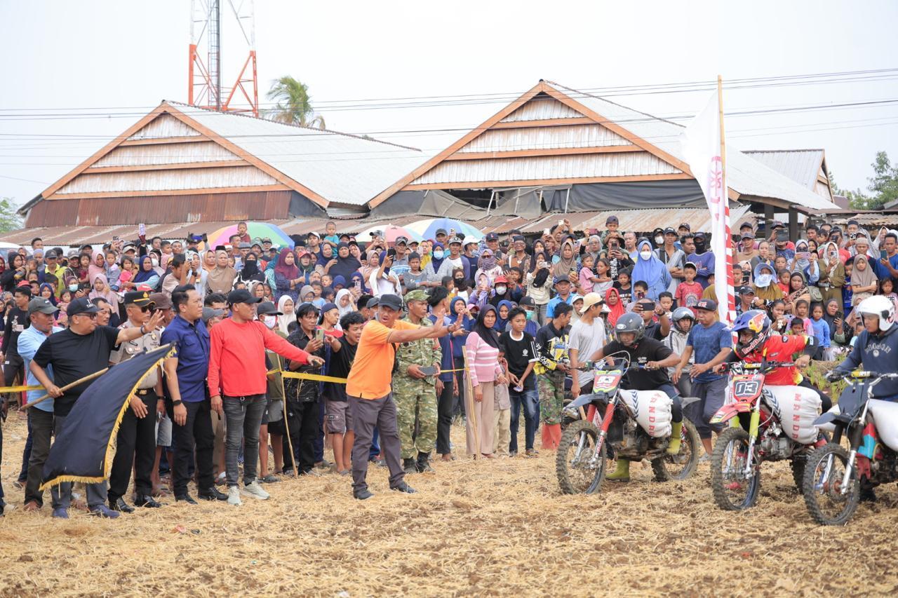 Aksi Seru Taksi Gabah Race Daeng Manye Cup Rebutkan Hadiah Motor