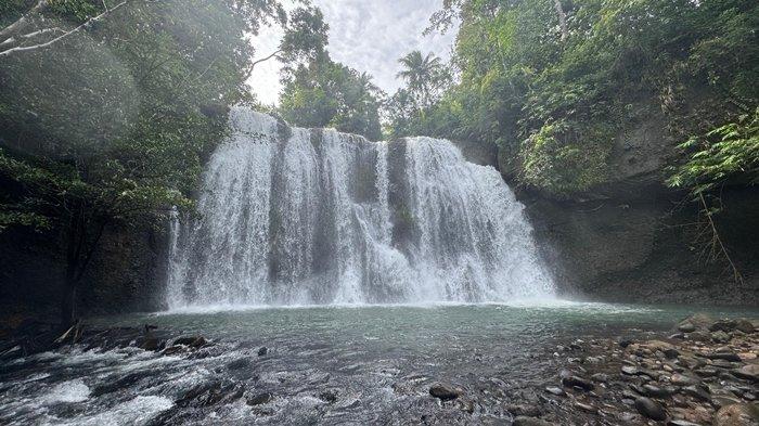 WISATA - Air Terjun Kadadima yang terletak di Desa Laine, Kecamatan Manganitu Selatan, Kabupaten Sangihe, Sulawesi Utara (Sulut).