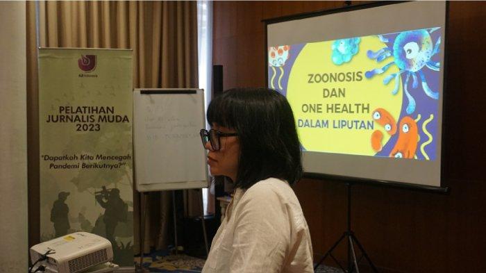 Aliansi Jurnalis Independen (AJI) Indonesia bersama WCS, Yayasan IAS Indonesia, Kedai Kopi, POKJA, OHRC, KKI WARSI, INDOHUN NCO menggelar workshop Pelatihan Jurnalis Muda yang membahas zoonosis dan One Health dalam liputan pada 10-11 September 2023 di Jakarta Utara.